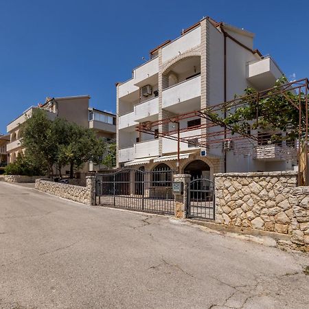 Holiday Home Krishto Trogir Luaran gambar
