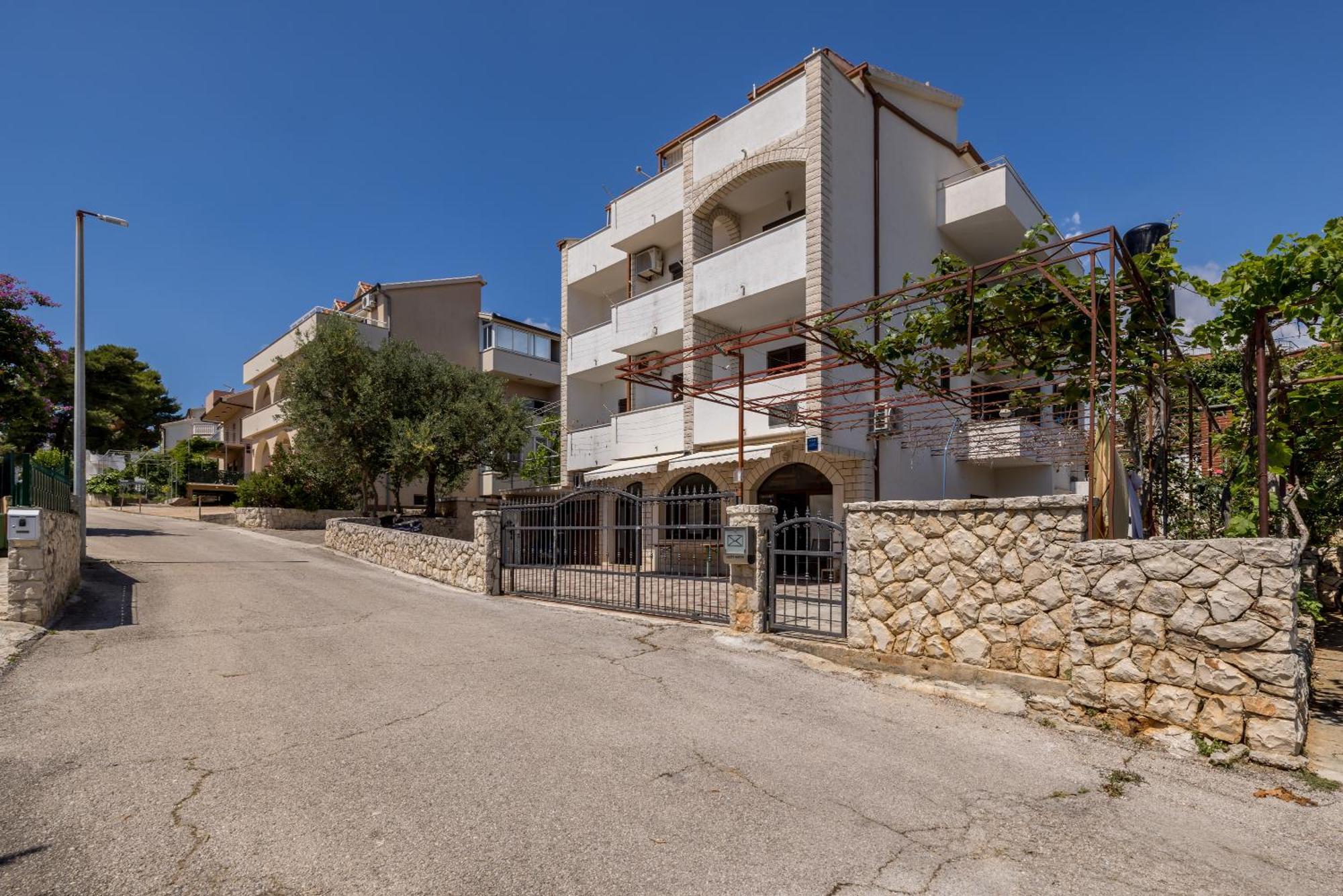 Holiday Home Krishto Trogir Luaran gambar