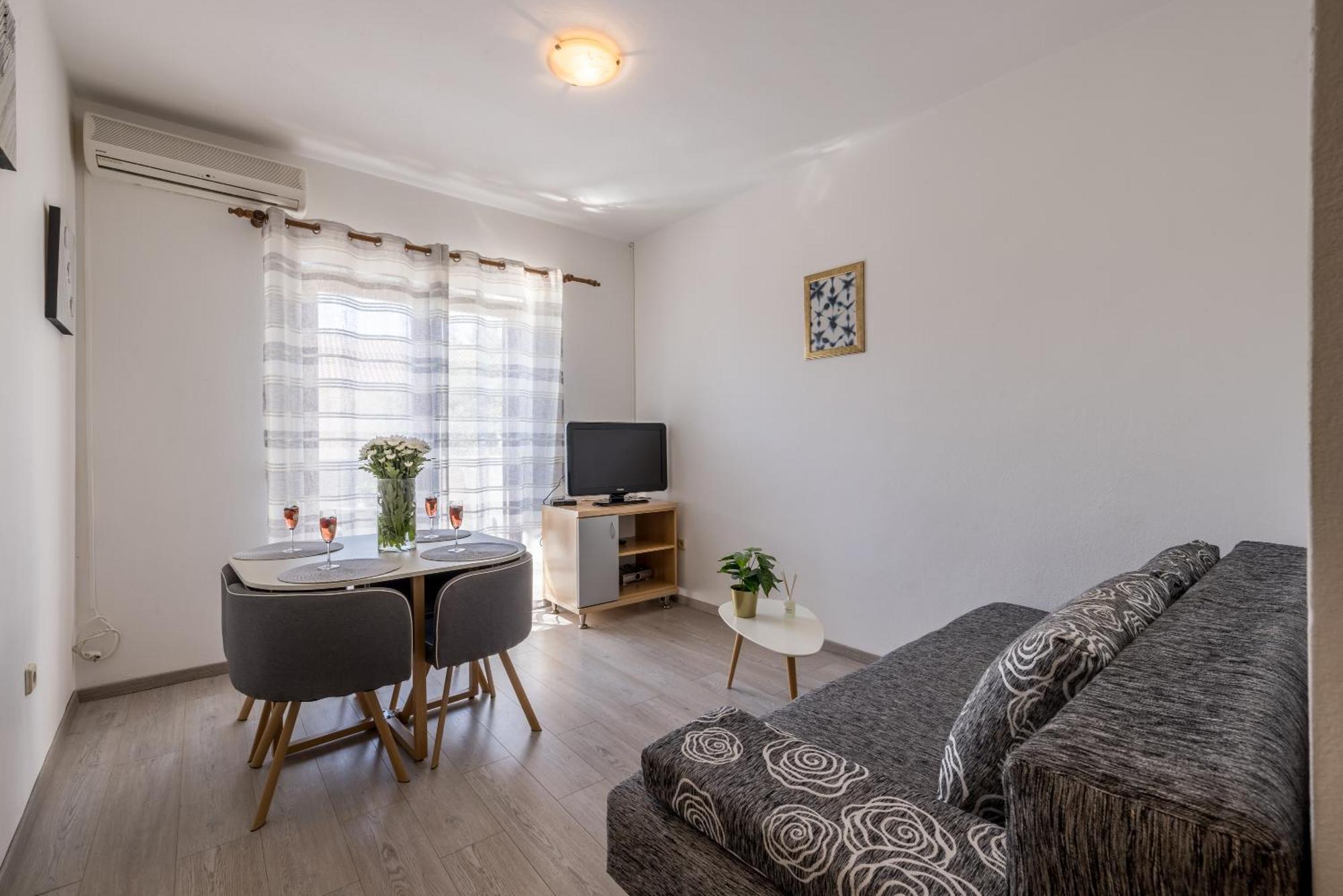 Holiday Home Krishto Trogir Luaran gambar