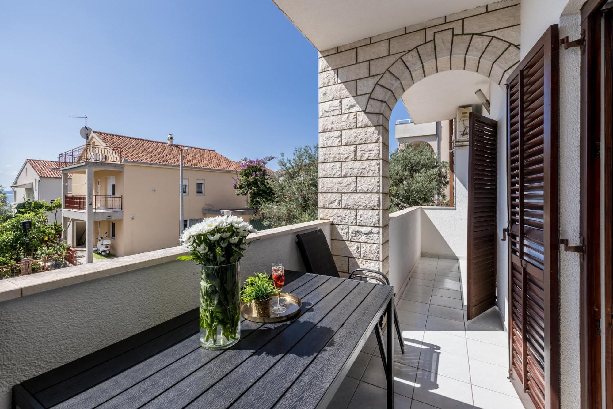 Holiday Home Krishto Trogir Luaran gambar
