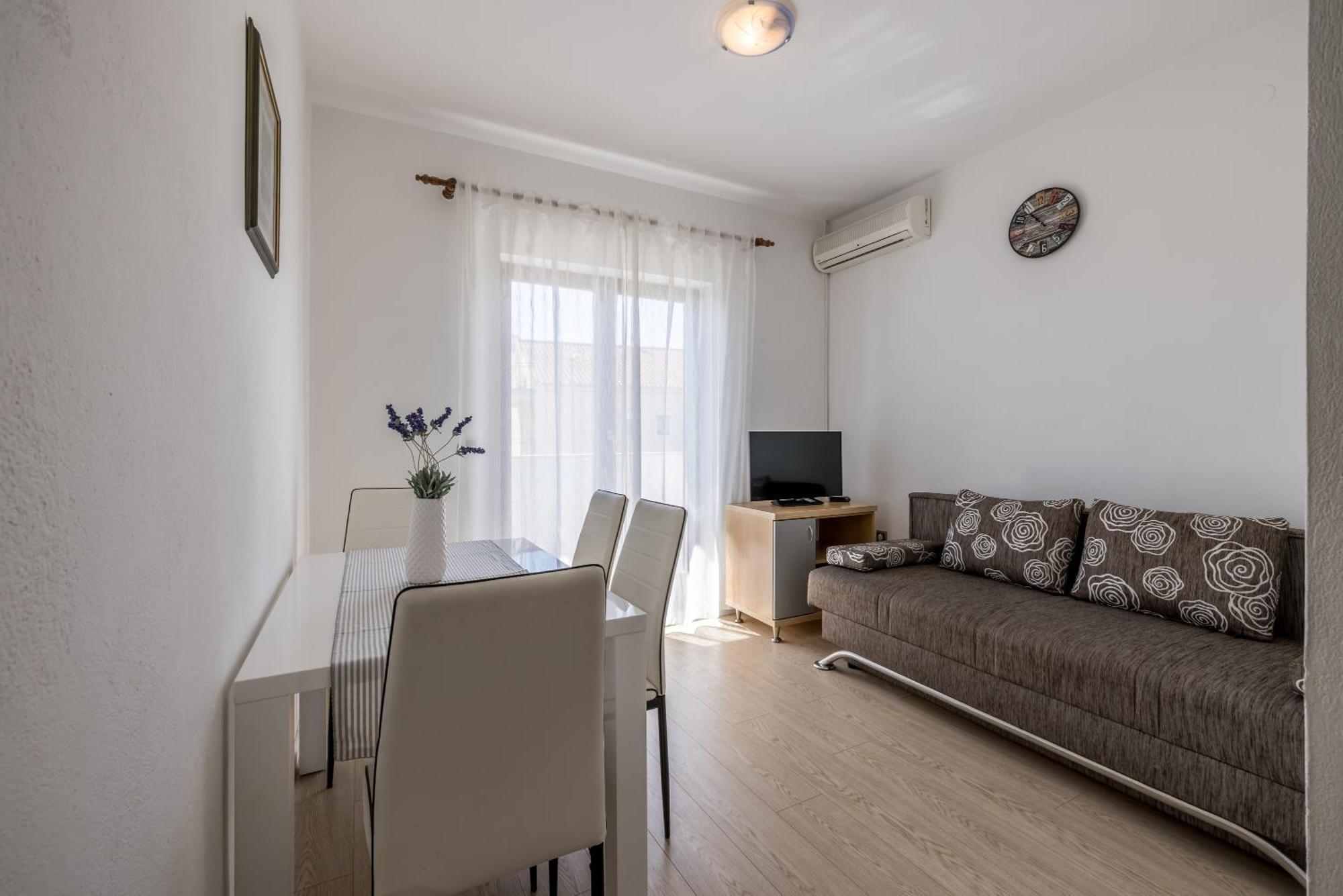 Holiday Home Krishto Trogir Luaran gambar
