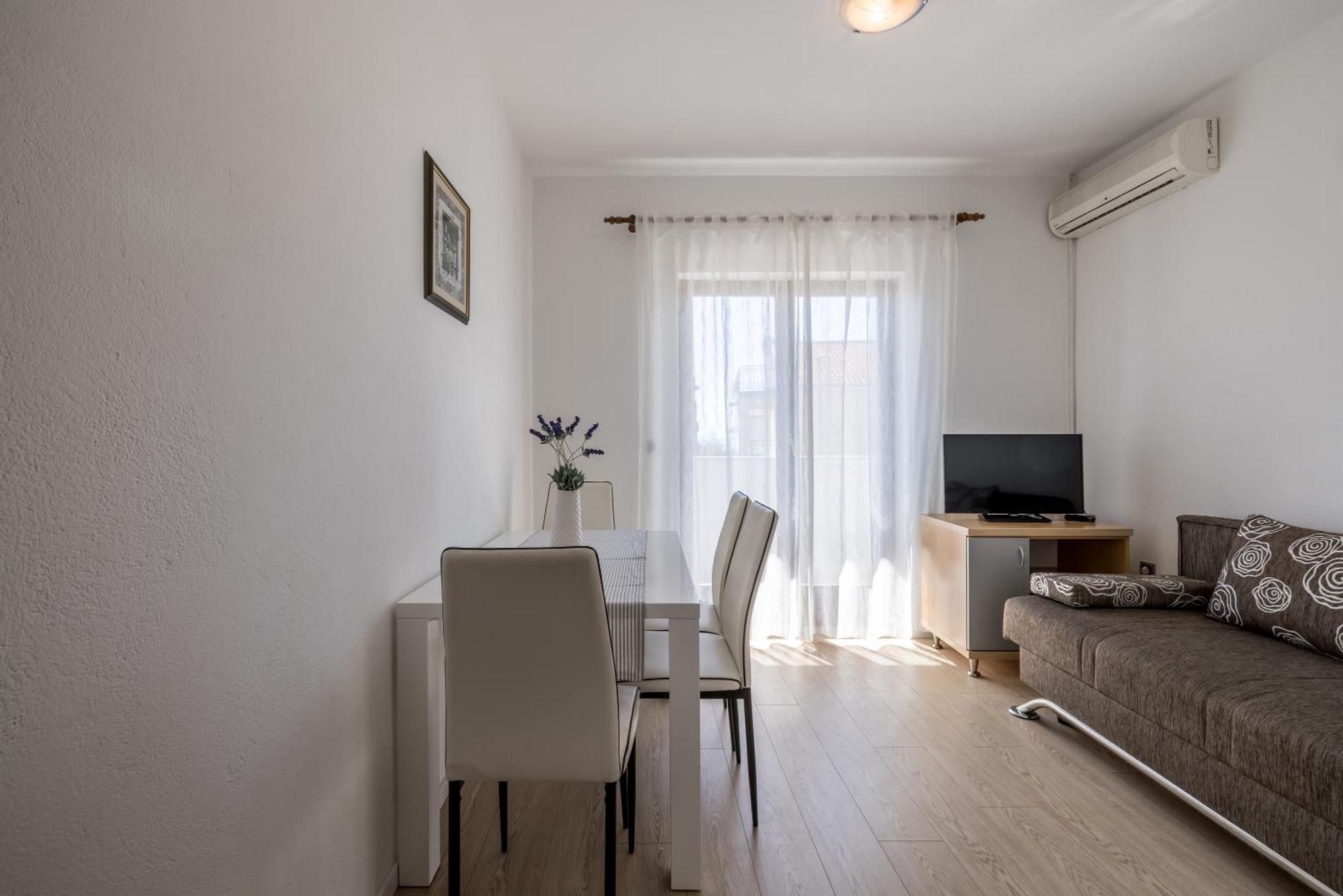 Holiday Home Krishto Trogir Luaran gambar